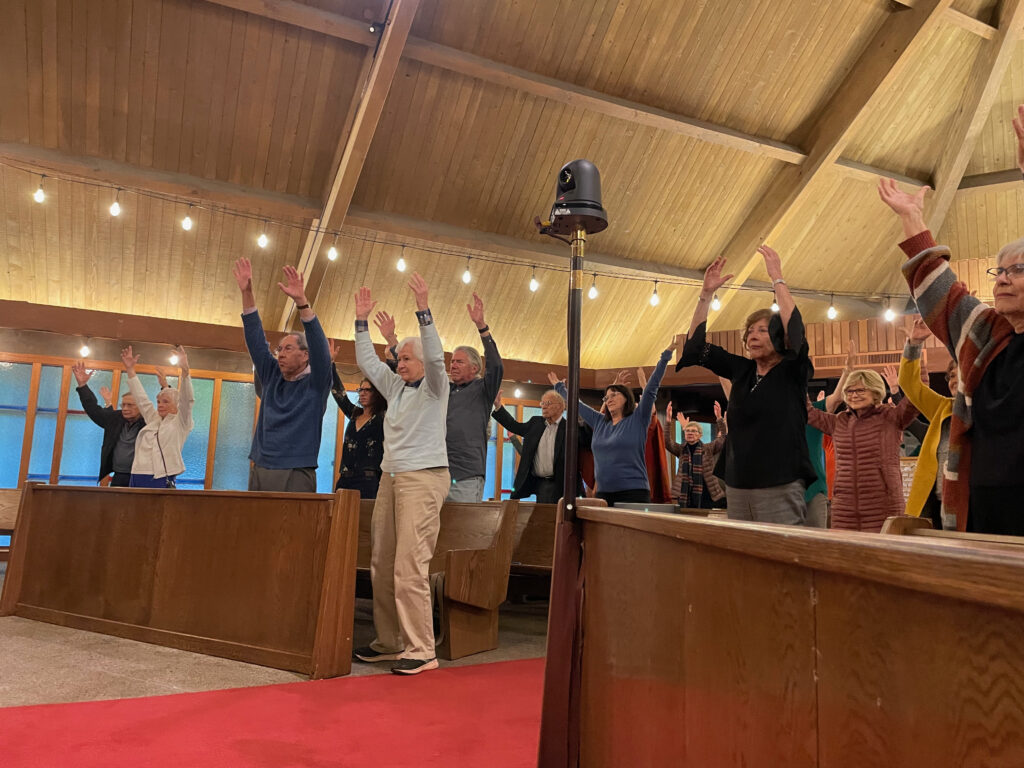 The audience experiencing Aloha Qigong.