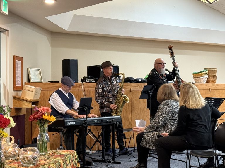 The Kurt Ribak Trio performing